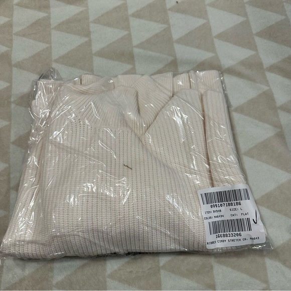 J crew ivory Ribbed turtleneck sweater in stretch yarn - Picture 4 of 5